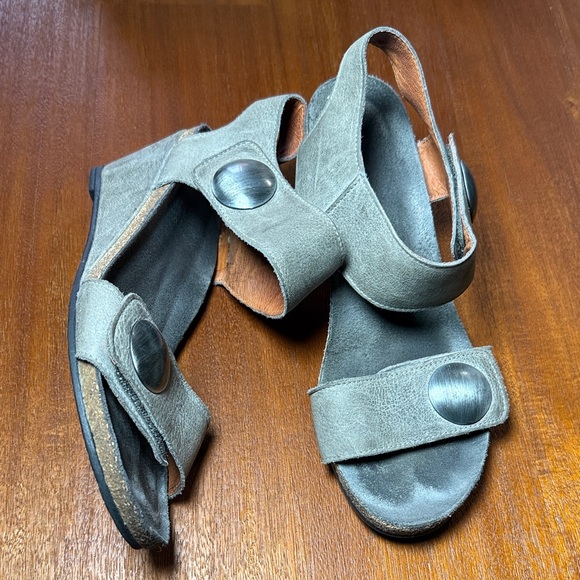Taos Footwear Shoes - Taos Stylish Gray Sandals